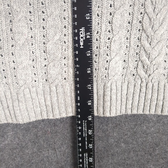 American Eagle Gray Cable Knit Cardigan Sweater Women Size M V-Neck Button Front - Picture 9 of 11